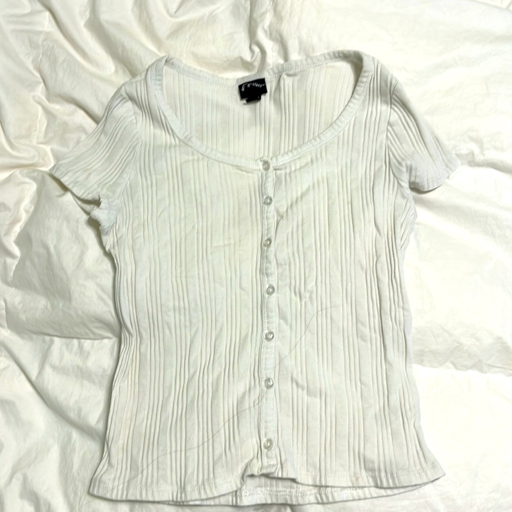 Cute whit shirt